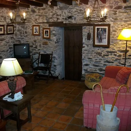 Casa de Aldea Los Glayus-2